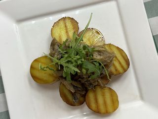 Картопля-гриль з цибулею та печерицями (250g)