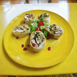 Tortilja sa dimljenim sirom i piletinom