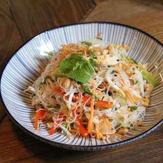 Виетнамска салата със зеленчуци ВЕГАН (300г)