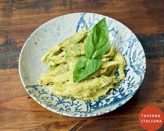 Ravioles Ricotta Y Espinacas Con Pesto