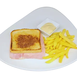 Sándwich De Jamón Y Queso con Patatas Fritas