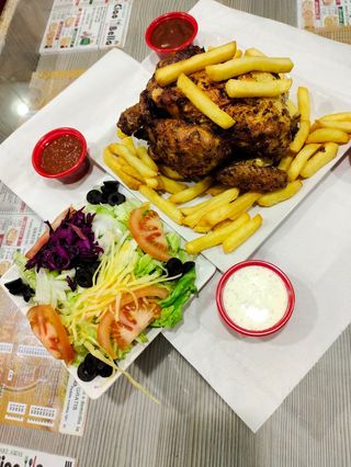 Pollo A L'Ast Con Ensalada Hawaiana Y Croquetas De Pollo (6 Uds.)