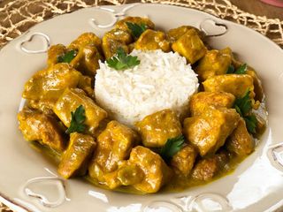 Chicken curry con riso bianco