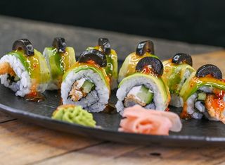 Суши Дракон урамаки (8бр)