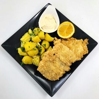 Salau pane cu cartofi natur