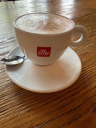 Kawa z mlekiem 200ml.