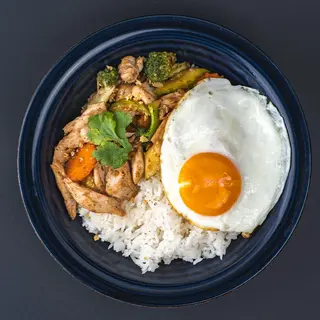Thai garlic wok y arroz: Khao Kra Tiam