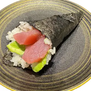 49. Temaki De Atún (1 Ud.)