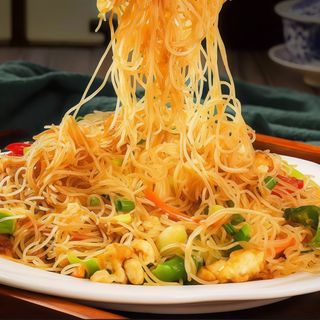 Fideos de arroz con panceta (fideos finos)