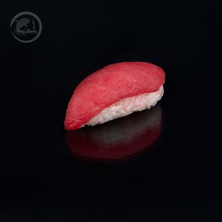 Суші з тунцем