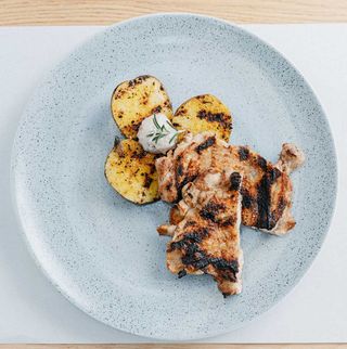 Otkošteni batak i zabatak s krumpirom sa žara