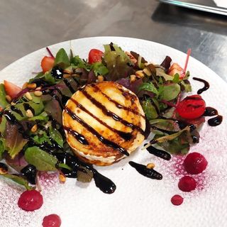 Ensalada De Queso De Cabra