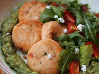 Солоні сирники з вяленими томатами Гуакамоле з авокадо