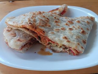 Tortilla sa pilećim batakom i gljivama
