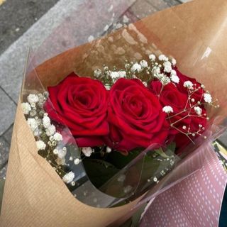 წითელი  ვარდები