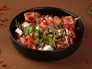 Теплий салат з прошуто (250g)