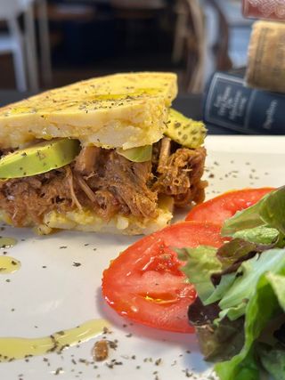 Pincho de carne mechada