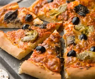 Pizza Capricciosa + bibita