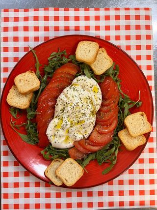 Ensalada Caprese Y Burrata