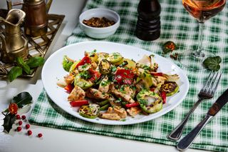 Pui cu legume la plită