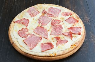 Pizza De Prosciutto