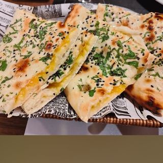 CHEESE NAAN