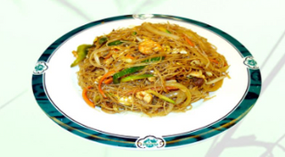 31. Fideos Chinos Fritos Tres Delicias