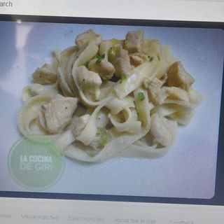 Tallarin de pollo