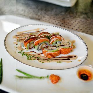 Рол з креветкою та авокадо (365г)