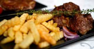 Jagodinski uštipak 200g + 150g pomfrit