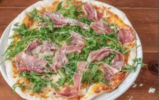 Pizza de Presunto e Rúcula
