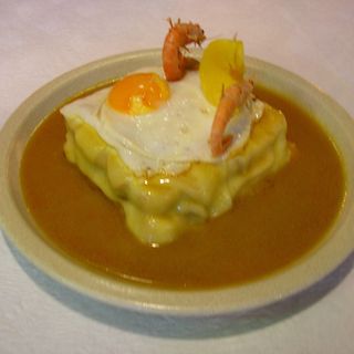 Francesinha especial c/ ovo
