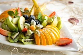 Ассорти из сезонных фруктов