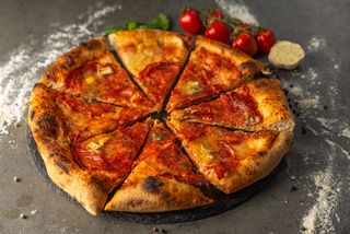 Pizza Formaggi Picante medie