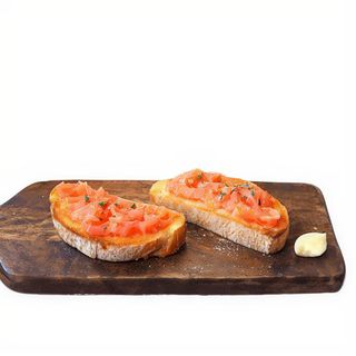 Pan De Coca Con Tomate