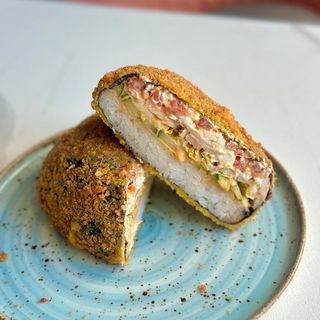 Суши бургер с курицей