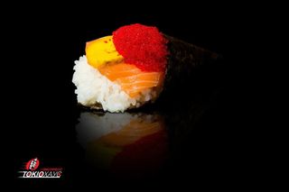 Хенд рол з сьомгою