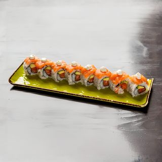 Uramaki salmon crispy