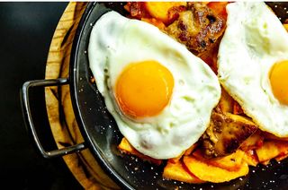 Huevos Rotos Con Bacon Y Foie