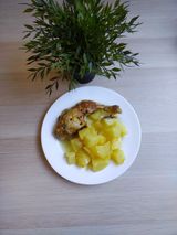 Пилешко бутче с картофи