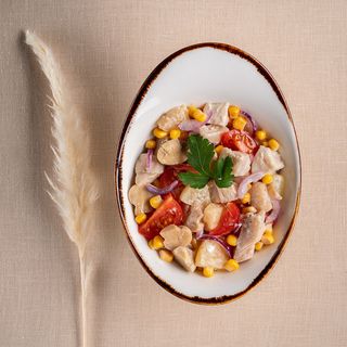 Салатик з курочкою та грибочками