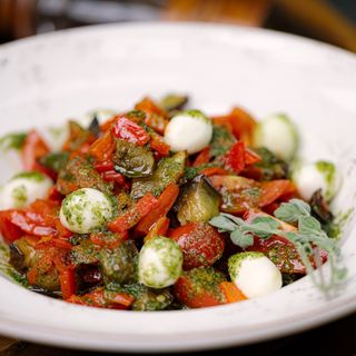 Салата с патладжан и бейби моцарела (450гр)