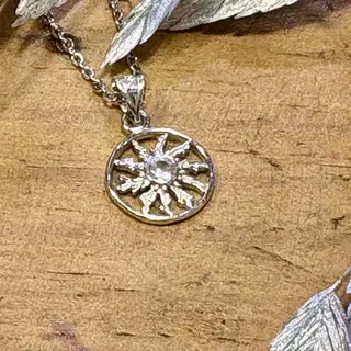 EGUZKILORE de plata (El amuleto protector)