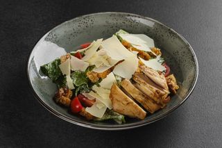 САЛАТ ЦЕЗАР З КУРКОЮ