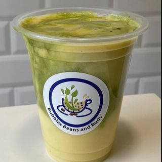 café com leite matcha de manga