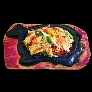 57 Pollo Con Salsa De Pimienta Negra