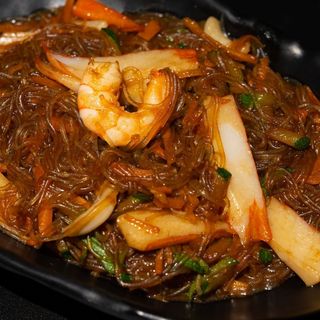 Spaghetti di soia con frutti di mare