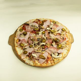 Pizza Siekiera  Stryja  Hot 33 cm