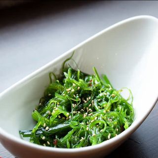 1. Ensalada de wakame 