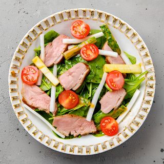 Salată cu rață Peking și cartofi